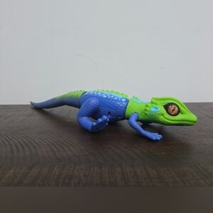 Robo Alive Lurking Lizard Battery-Powered Robotic Toy by ZURU